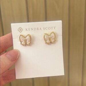 Kendra Scott white and gold bow earrings 🎀